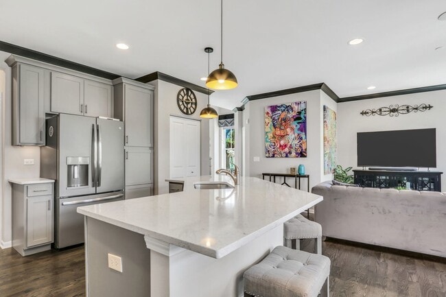 Building Photo - 3227 N Heritage Ln