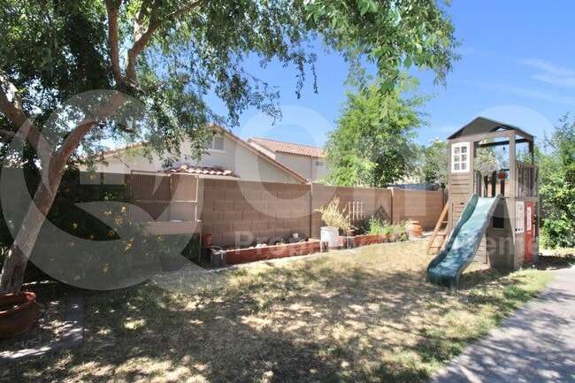 Building Photo - 25835 W Whyman St