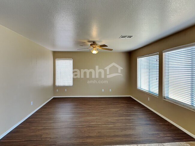 Building Photo - 10126 Olla Ave