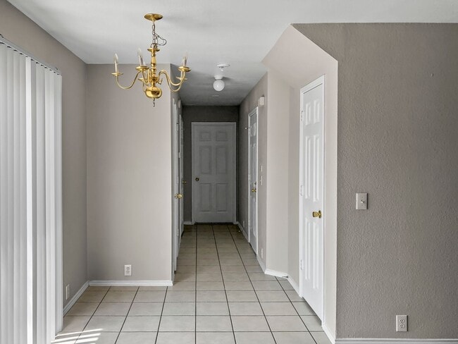 Building Photo - Charming 4 Bedroom Two Story Home in Ft. W...