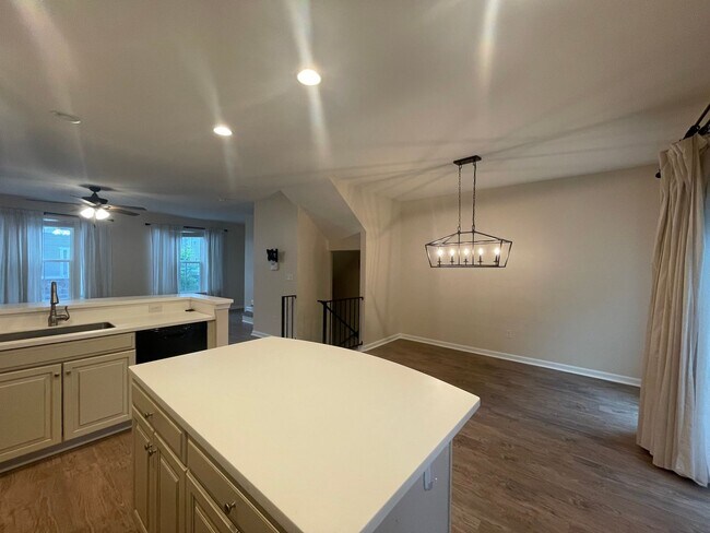Building Photo - Beautiful home in Clearfield Oaks