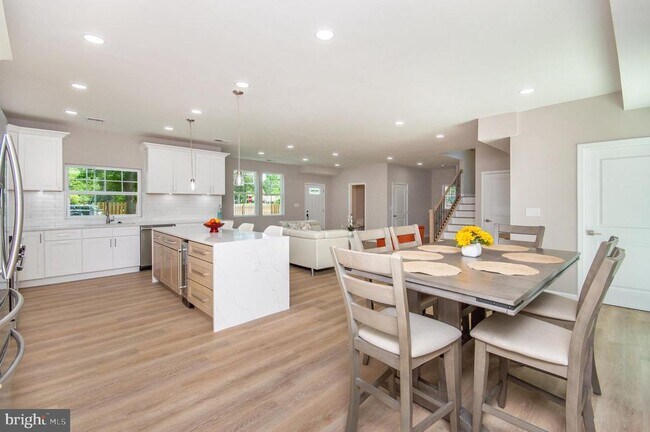 Building Photo - 8830 Badger Dr
