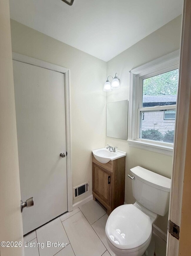 Building Photo - 4012 White Plains Ct