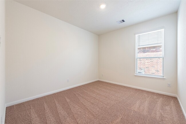 Building Photo - 2815 Icarus Dr