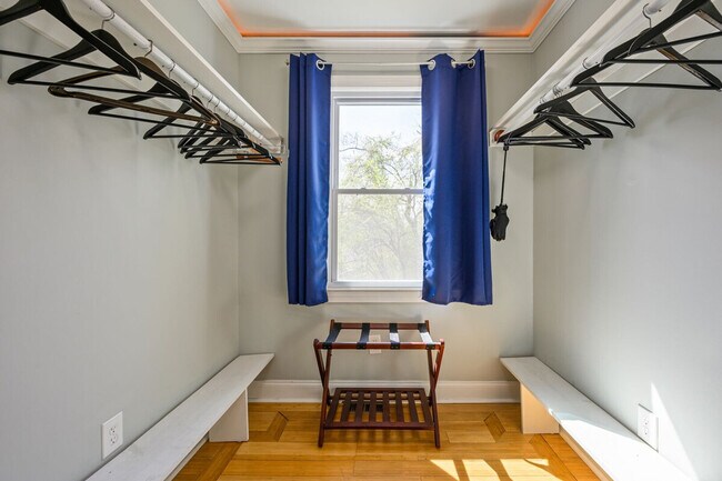 Building Photo - 3265 N Fulton Ave