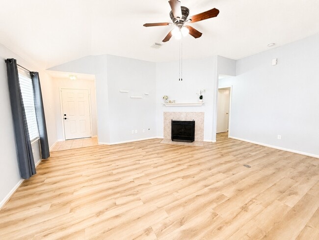 Building Photo - 15842 Little Miss Creek Dr