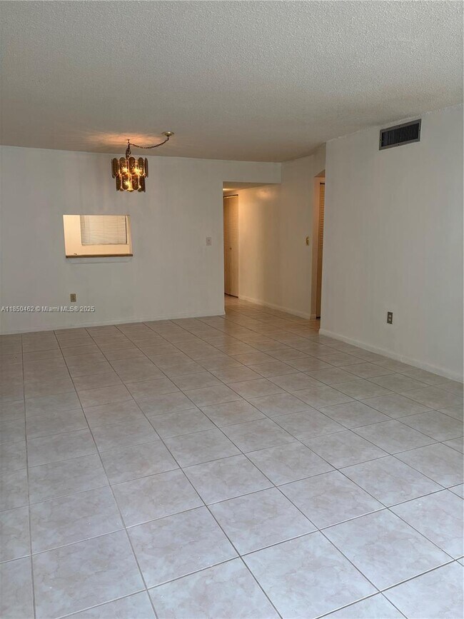 Building Photo - 1820 N Lauderdale Ave