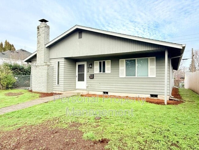 Building Photo - 414 W 39th St