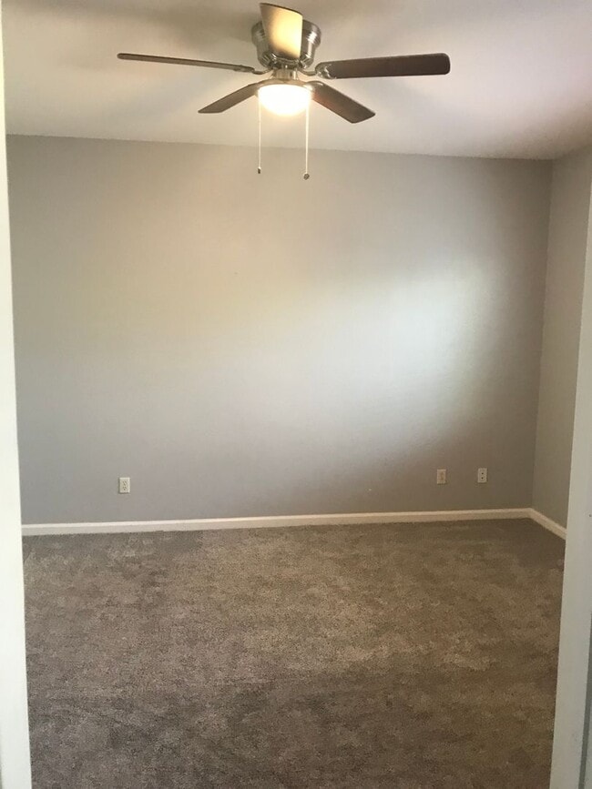 Building Photo - 3 Bed | 2 bath | 1582 SF |  2 Car Garage |  Single Story | Tenant pays $175 for WS&G