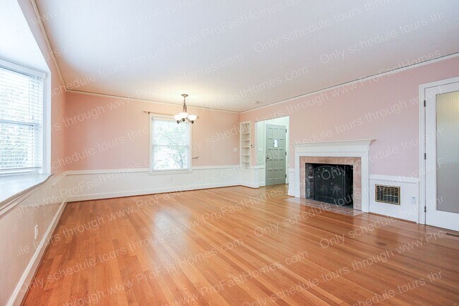 Building Photo - 930 SE 53rd Ave