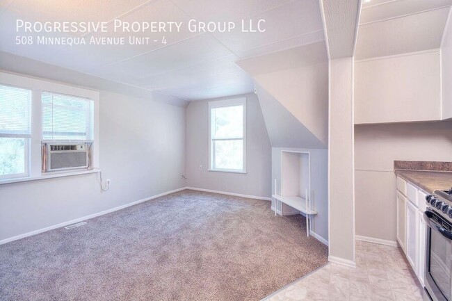 Building Photo - Charming 1-Bedroom Apartment in Pueblo's B...