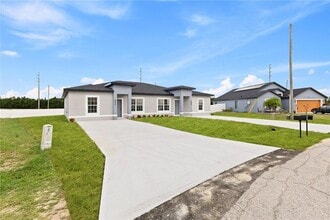Building Photo - 602 Desmoines Ct