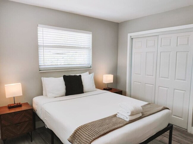 Building Photo - 50 Davie Blvd