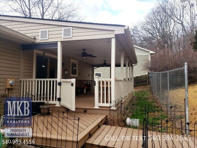 Building Photo - 3123 Glenmont Dr