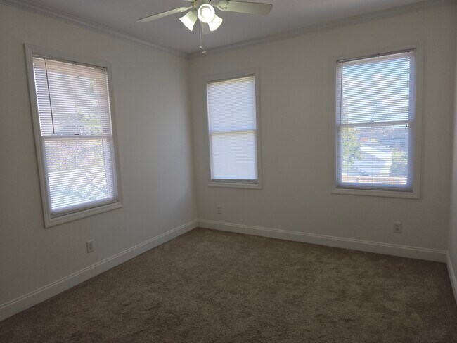 Building Photo - 1432 Heard Ave