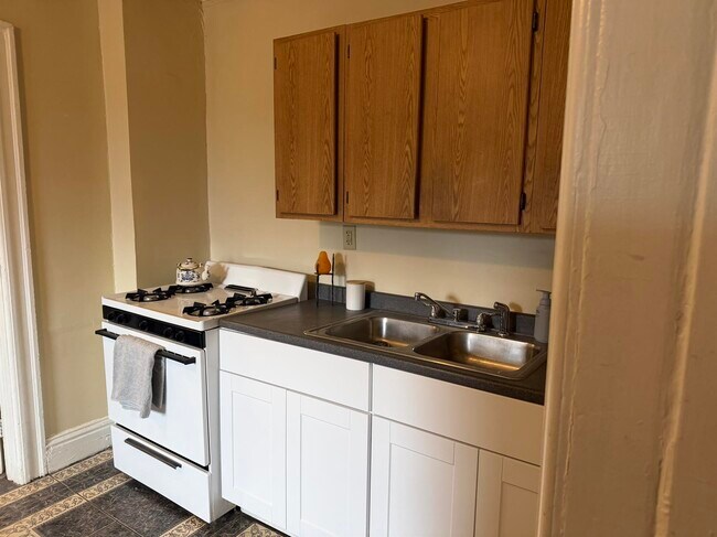 Building Photo - 36 13th St