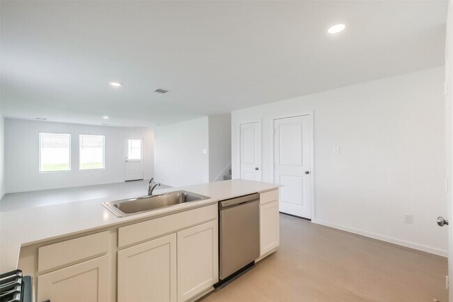 Building Photo - 6514 Linden Leaf Dr