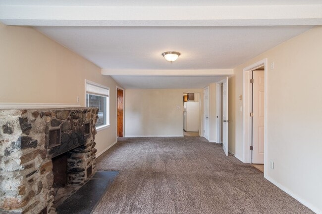 Building Photo - Charming 3 Bedroom 2 Bath House Near EWU!!