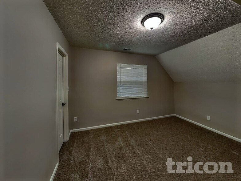 Building Photo - 6000 Whitewater Dr