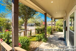 Building Photo - 103 Sample St