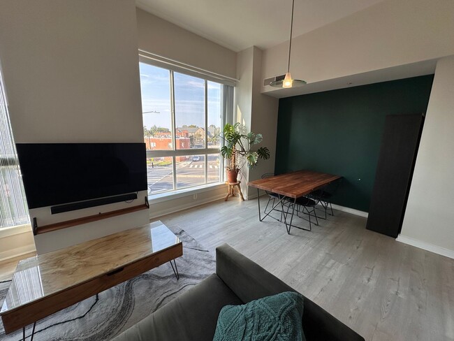 Building Photo - Lovely 1 BR/1 BA Loft-Style Apartment in 1...