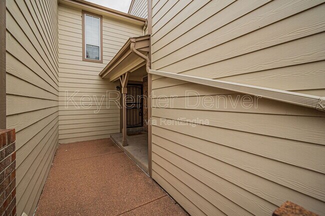 Building Photo - 14129 E Warren Pl