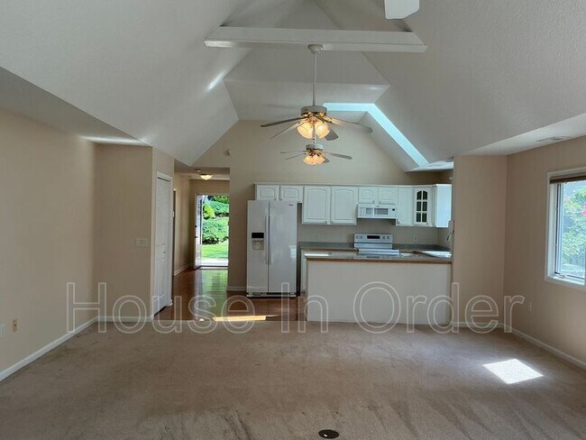 Building Photo - 46 Honeycomb Cir
