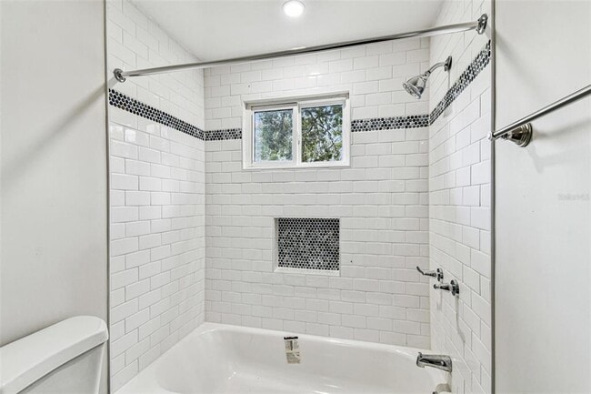 Building Photo - 1006 E 26th Ave