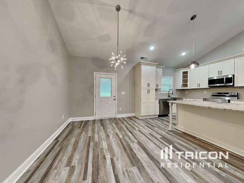 Building Photo - 7841 Melanie Dr