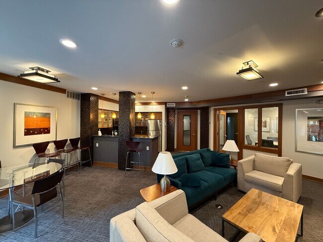 Building Photo - Modern 1BR Condo with Luxury Amenities in ...