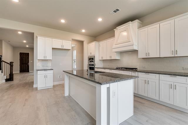 Building Photo - 6020 Marigold Dr