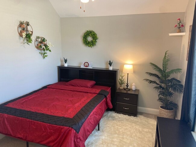 Building Photo - 166 Cullom Dr