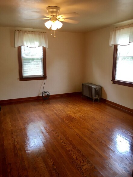 Building Photo - 510 Swank St
