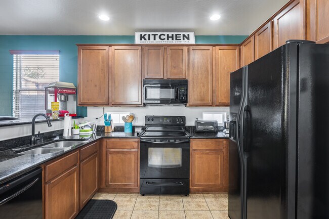 Building Photo - 11956 W Fillmore St