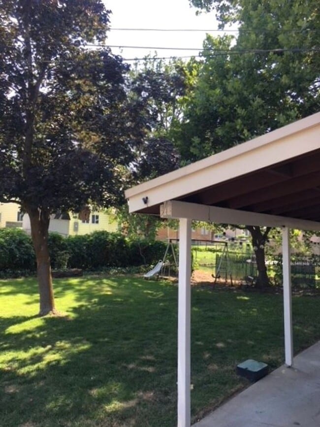 Building Photo - 4650 S