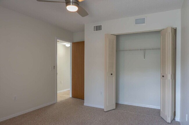 Building Photo - 7020 US-1