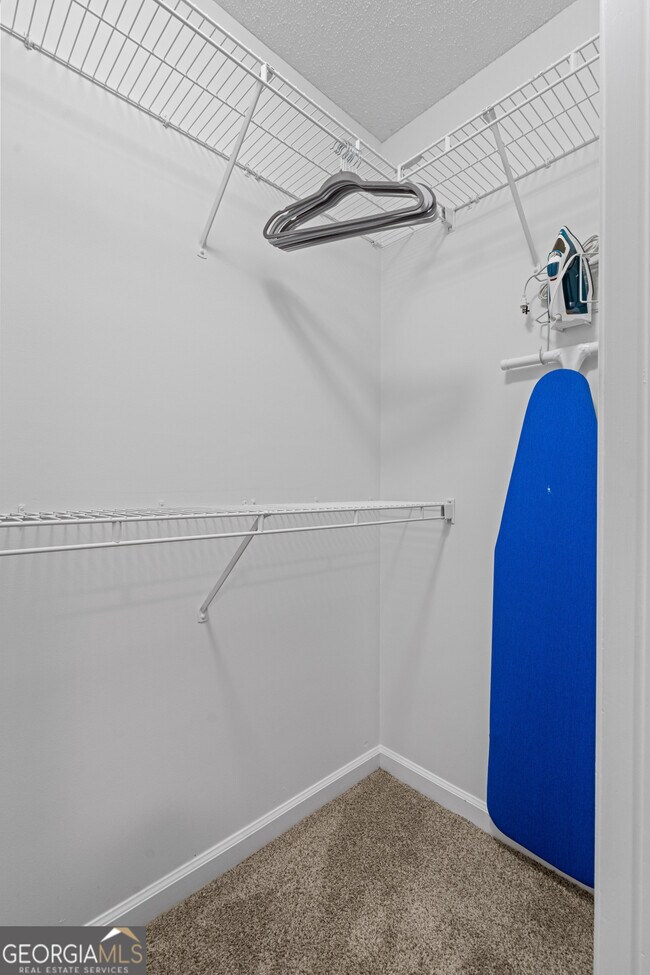 Building Photo - 13 Huntcliff Dr