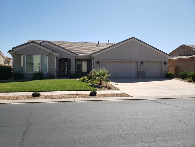 Building Photo - Single Level Home in Sun River