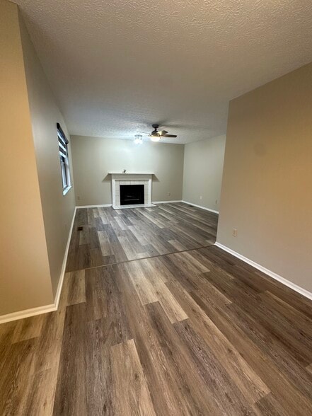 Building Photo - 3303 Windridge Dr