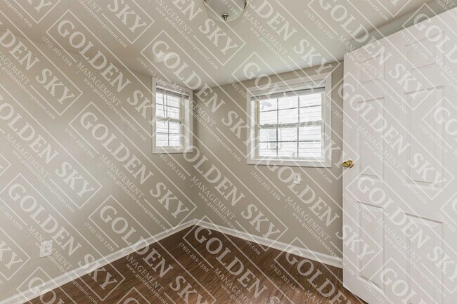 Building Photo - 805 W Main St