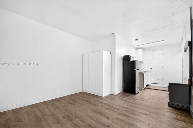 Building Photo - 5721 NW 64th Way
