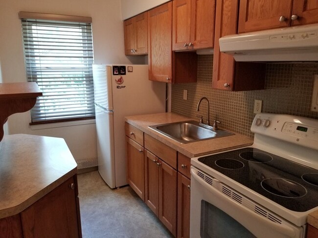 Building Photo - Mayflower Condo for Rent