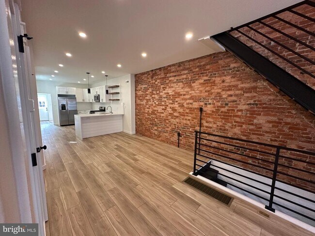 Building Photo - 3147 Salmon St