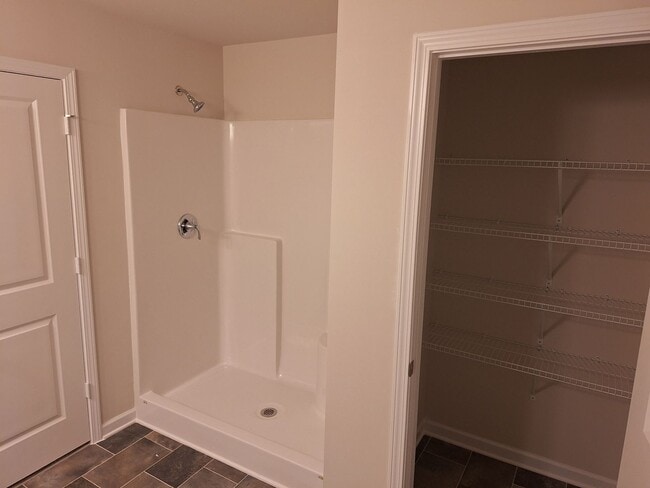 Building Photo - Newer Three Bedroom Home in Elgin SC!