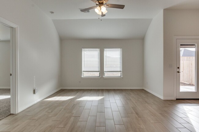 Building Photo - New construction in Britton Farms