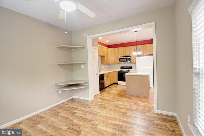 Building Photo - 6135 Newport Terrace