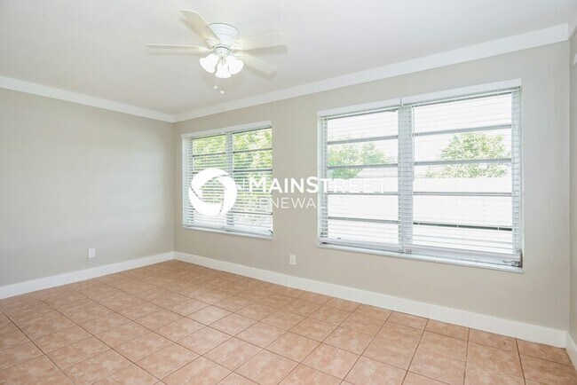 Building Photo - 2 Bedroom Pet-Friendly Home in Miramar, FL...