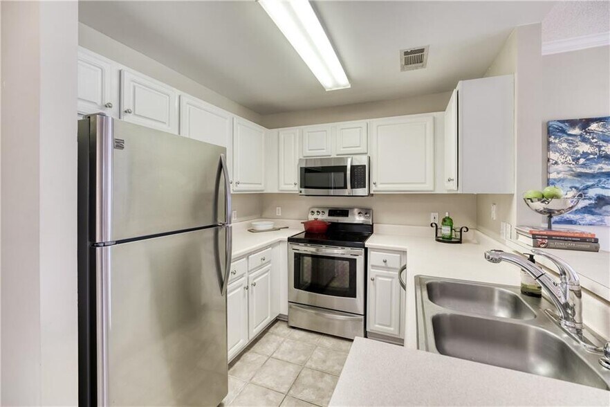 Building Photo - 1101 Juniper St NE