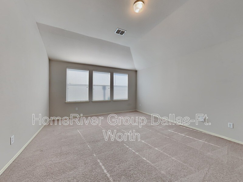 Building Photo - 5900 Calloway Dr