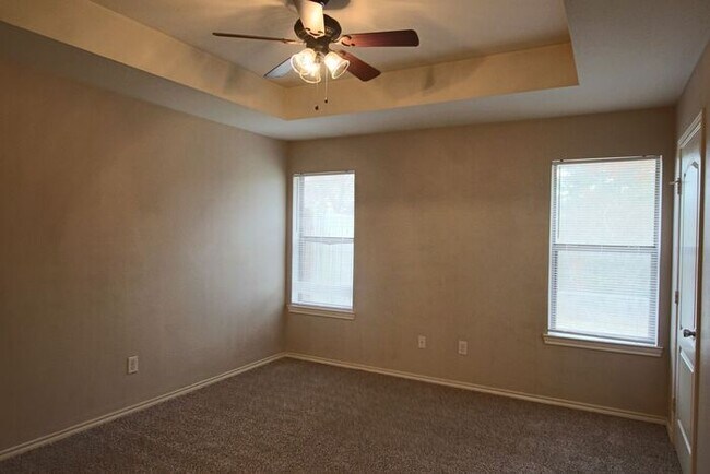 Building Photo - Mission Ranch- 3 Bedroom Duplex for Rent i...